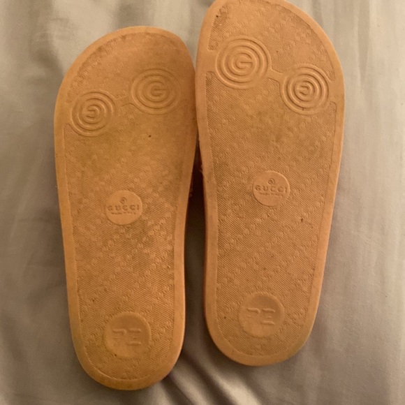 Authentic Pick Gucci slides - Picture 2 of 4